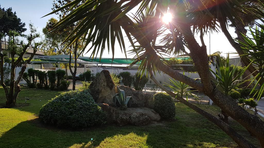Hotel Mediterraneo Qualiano Exterior photo