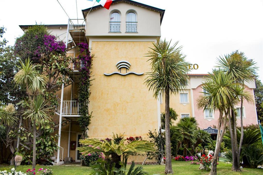 Hotel Mediterraneo Qualiano Exterior photo